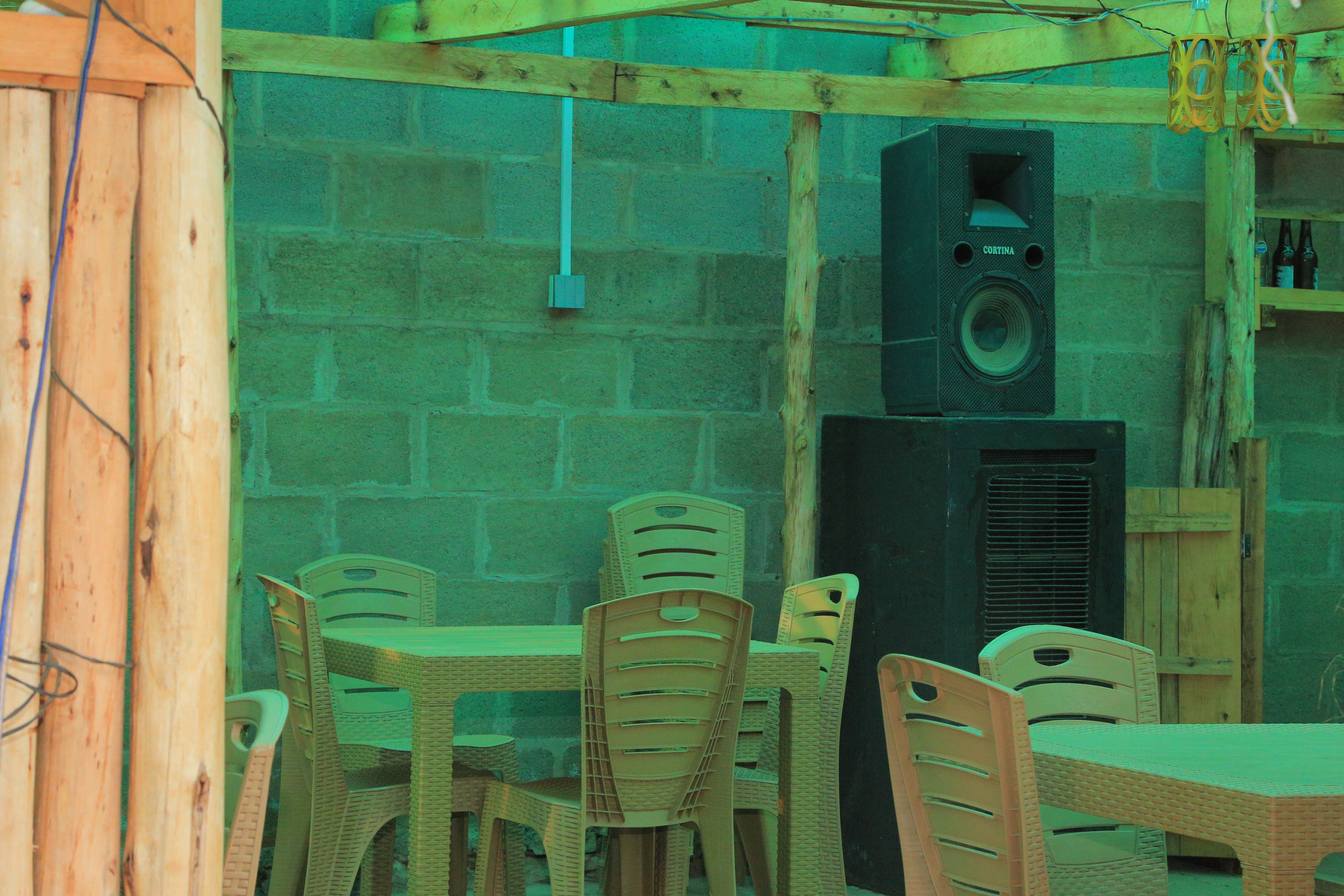 Garden dining